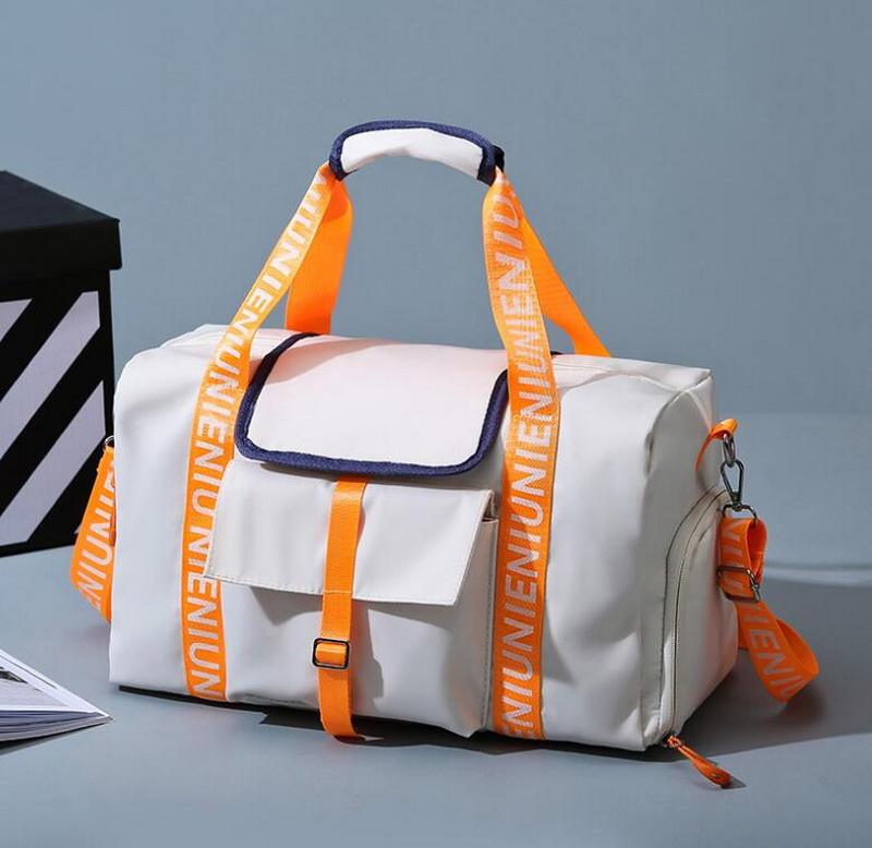 세련된 요가 댄스 수영  스포츠 체육관 여행  백 